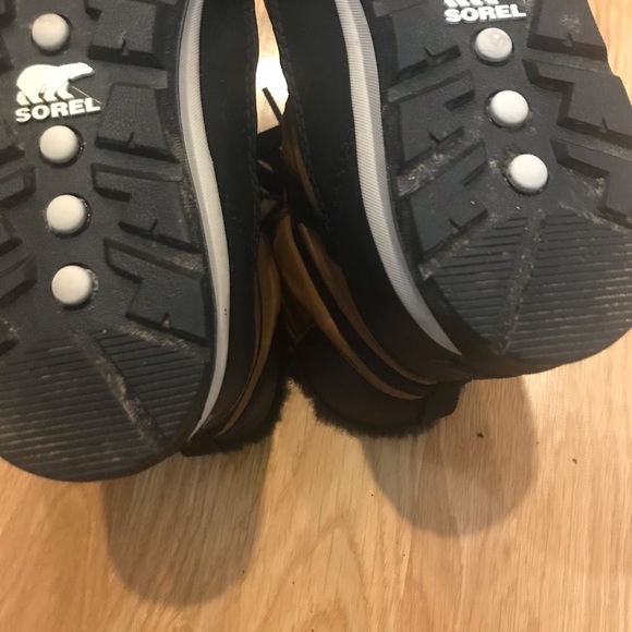 Sorel Whitney boots - Picture 2 of 10